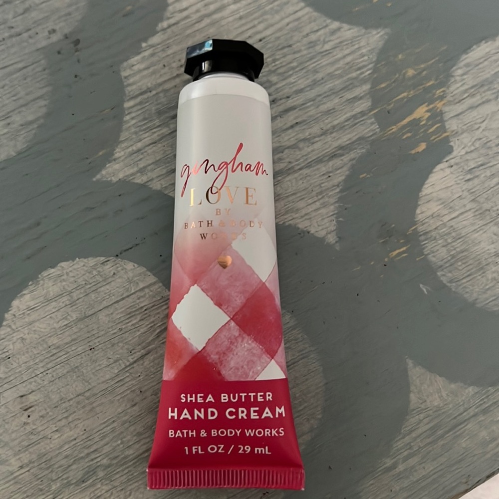 BNWT Bath and Body Works Gingham Love hand cream